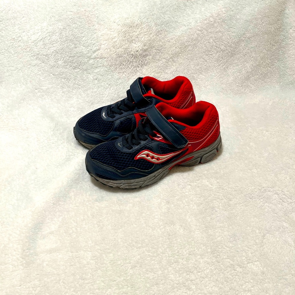 GUC boys Saucony shoes